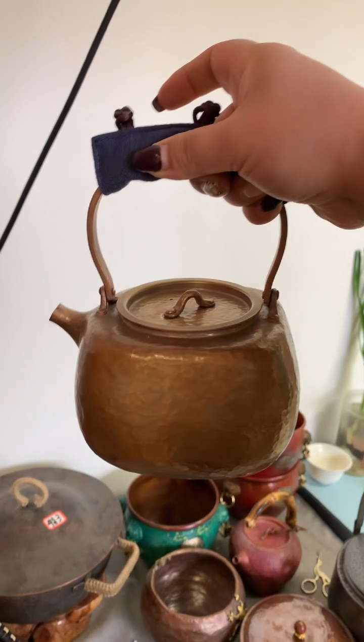 浩*柜紫铜包浆色四方提梁壶