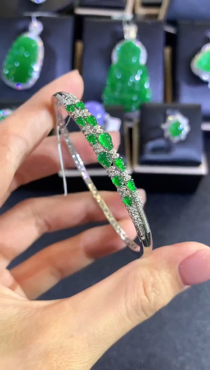 【闪购商品】翡翠手镯18K金镶嵌a158           