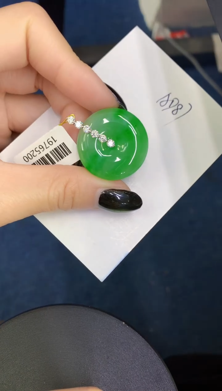 【闪购商品】翡翠颈饰18K金镶嵌0000000000