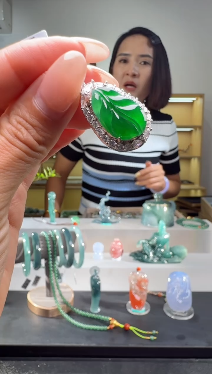 吊坠(不含链)未镶嵌翡翠叶子（多样性发其一）