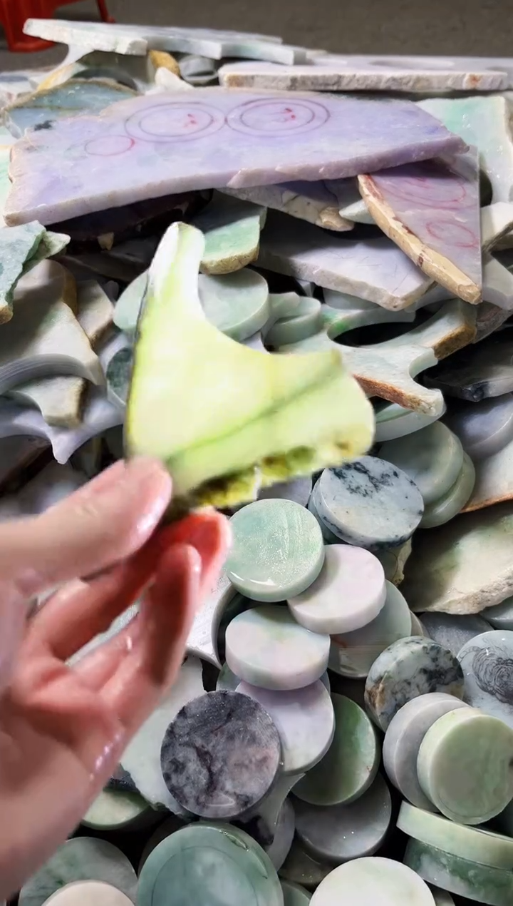 【闪购商品】翡翠颈饰未镶嵌A货吴玉404