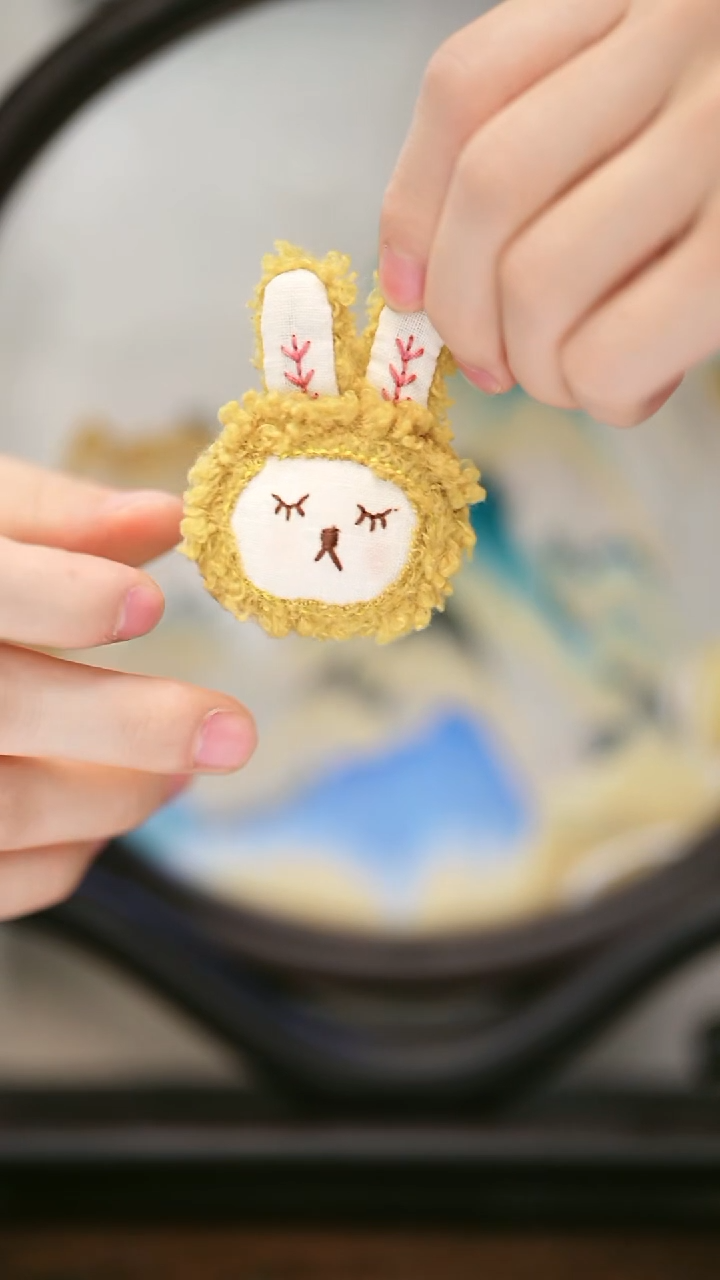 织绣龗****）45黔东南苗族刺绣