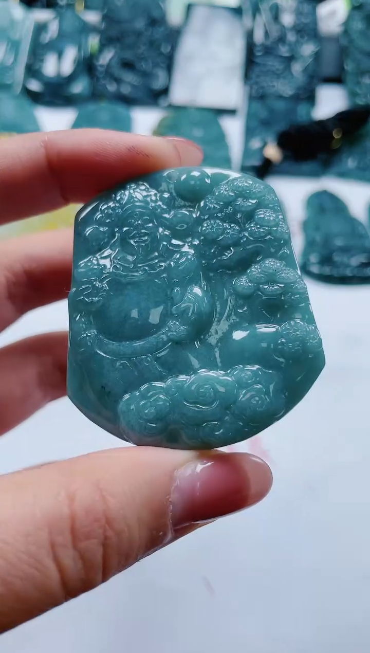 【闪购商品】翡翠颈饰未镶嵌         