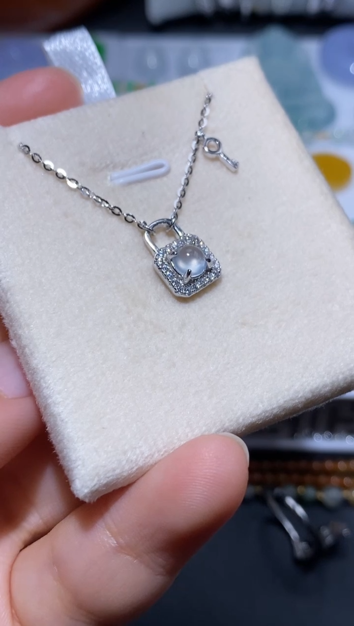 颈饰银S925镶嵌翡翠48小时鉴赏期