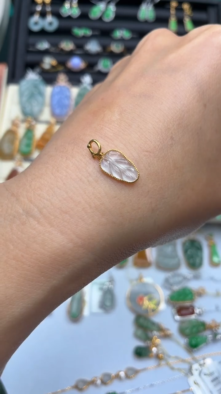 颈饰18K金镶嵌翡翠天然翡翠A货