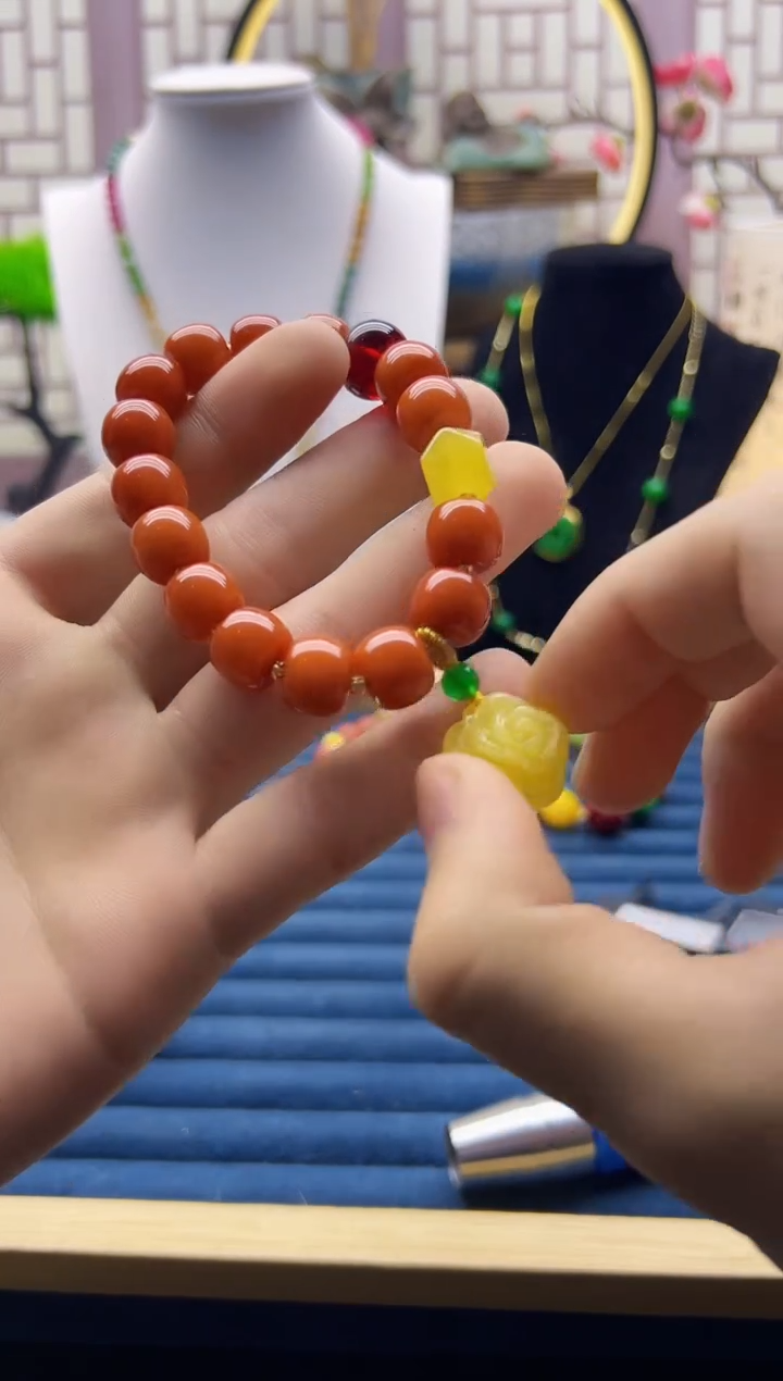 【闪购商品】蜜蜡手链14K金镶嵌S119