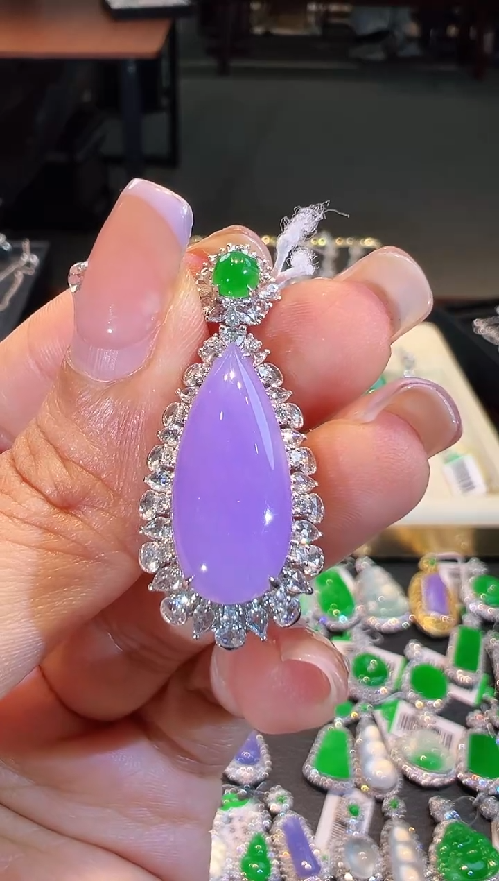 【闪购商品】翡翠吊坠(不含链)18K金镶嵌翡翠