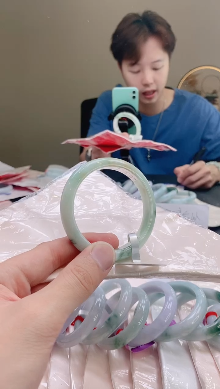 翡翠手镯未镶嵌55