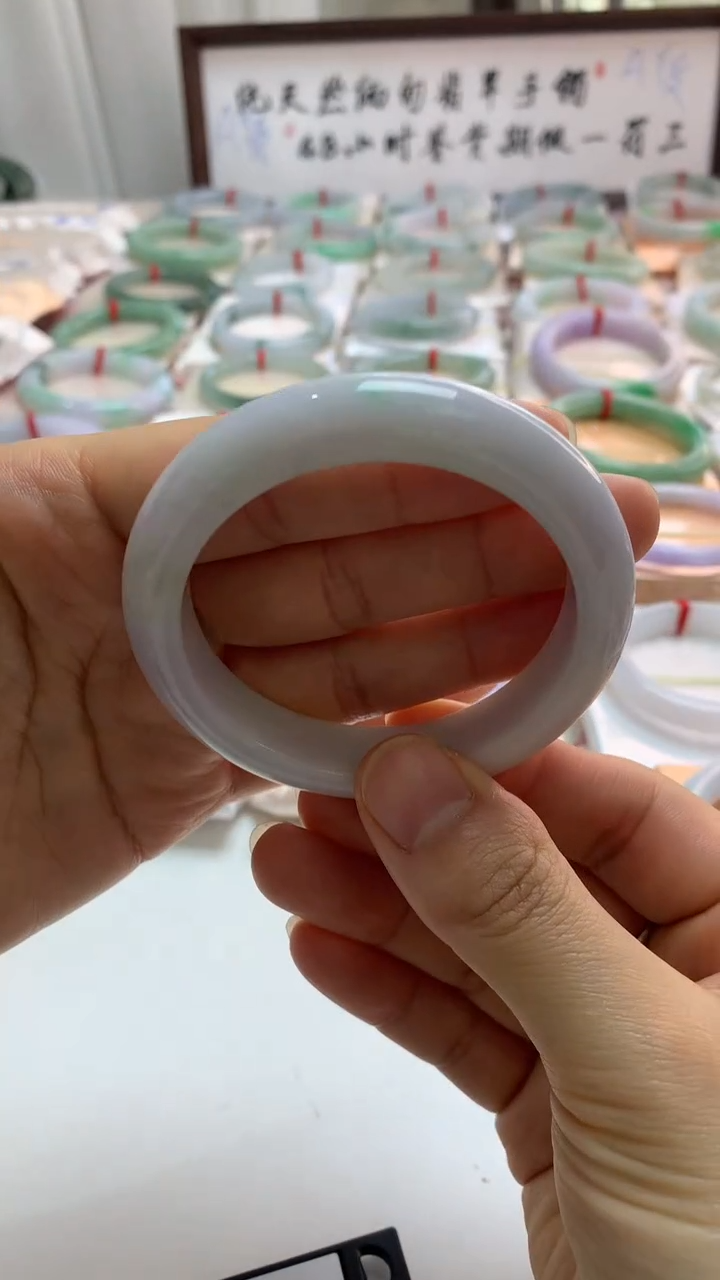 未镶嵌手镯翡翠53淡粉色