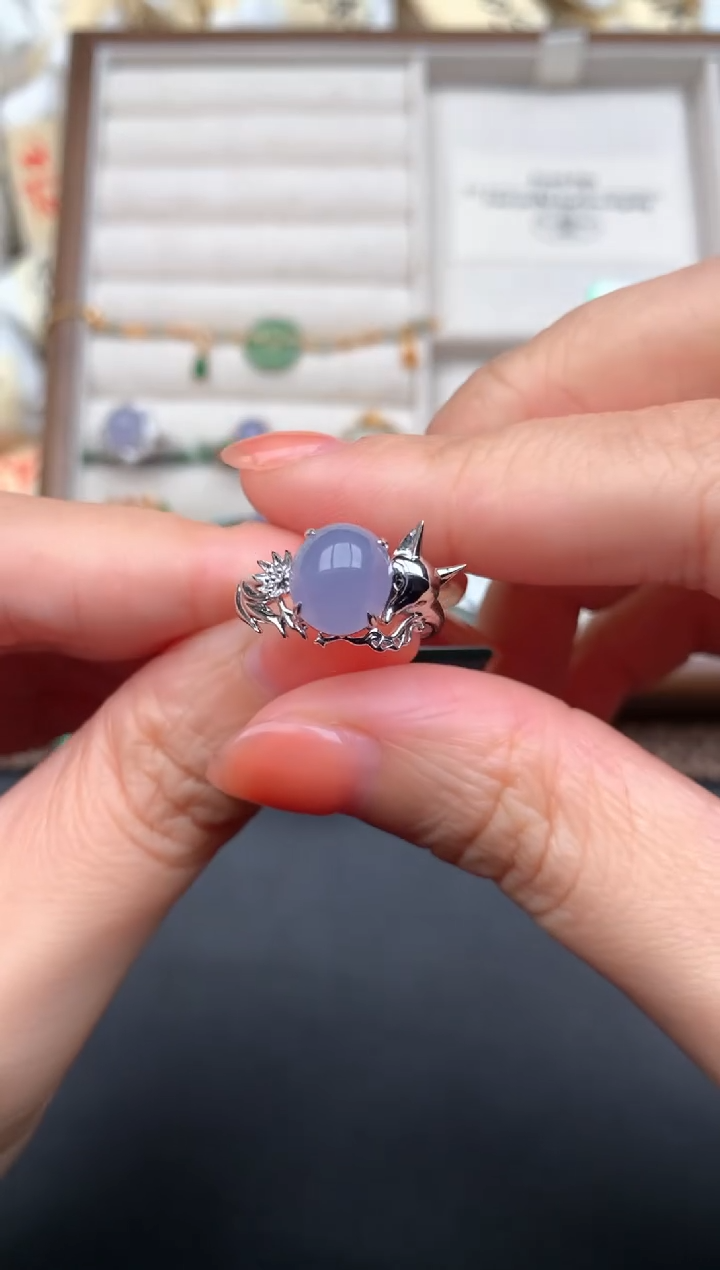 18K金镶嵌挂件翡翠1