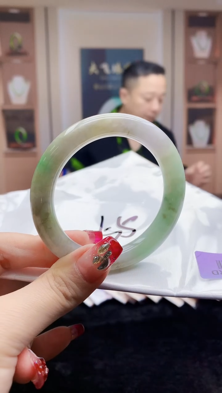 【闪购商品】翡翠手镯未镶嵌      H57-7