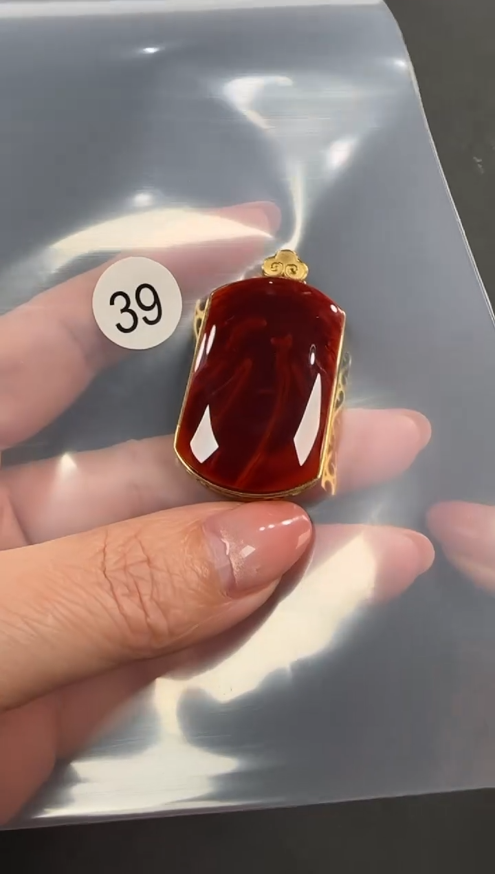 18K金镶嵌南红玛瑙珠宝半成品谦***妈原矿无优化无胶裂火焰无事牌