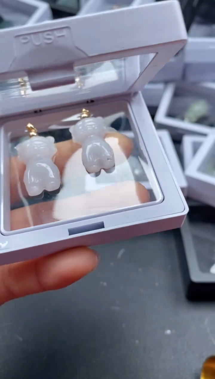 翡翠未镶嵌吊坠(不含链)2990