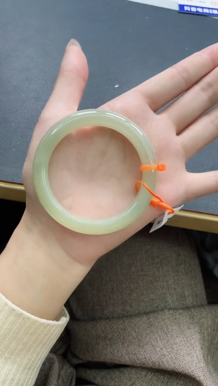 【闪购商品】和田玉手镯未镶嵌104/54.4