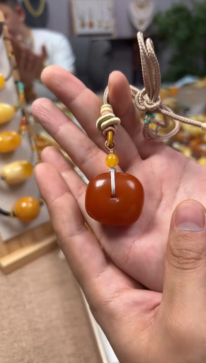 【闪购商品】蜜蜡裸石未镶嵌平安扣