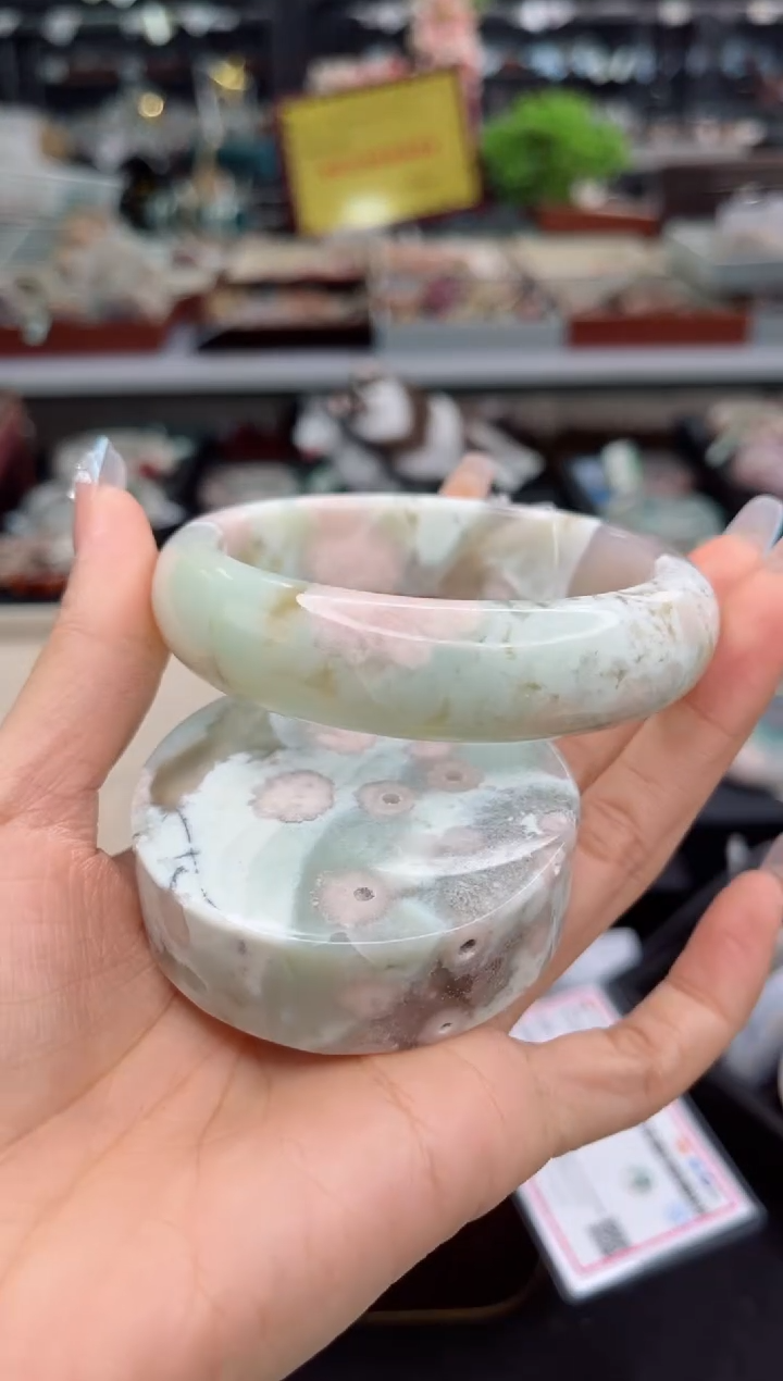 【闪购商品】石英质玉手镯未镶嵌62圈口（赠品镯心）6330384