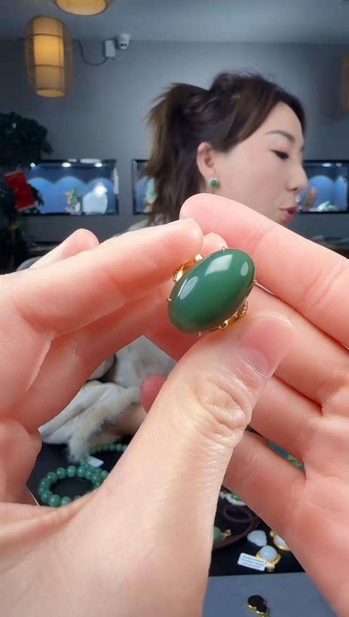 【闪购商品】和田玉戒指18K金镶嵌1