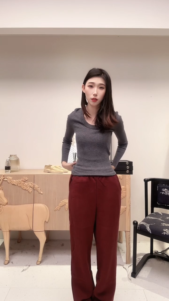 酒红直筒加绒裤  