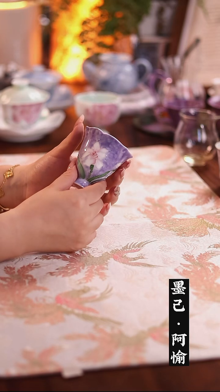 DY-墨染百合-荷露高足杯