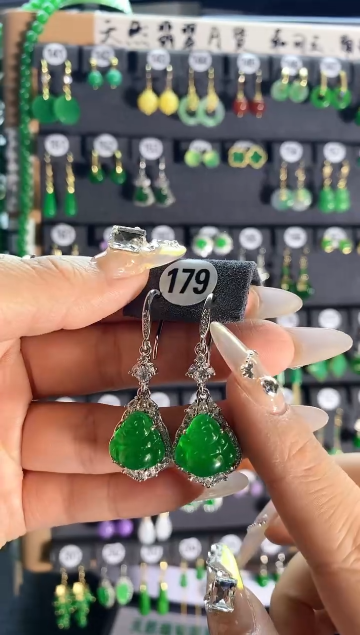 【闪购商品】翡翠颈饰银S925镶嵌179...