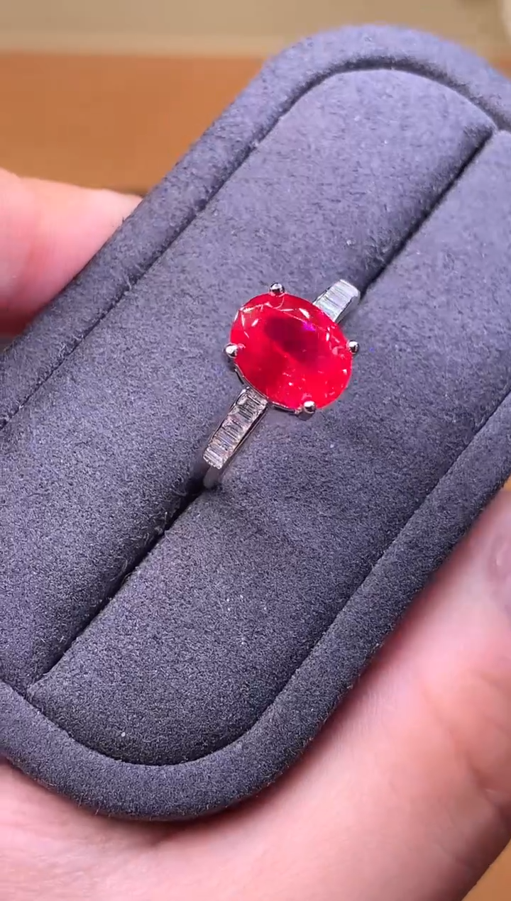 银S925镶嵌戒指红宝石6666