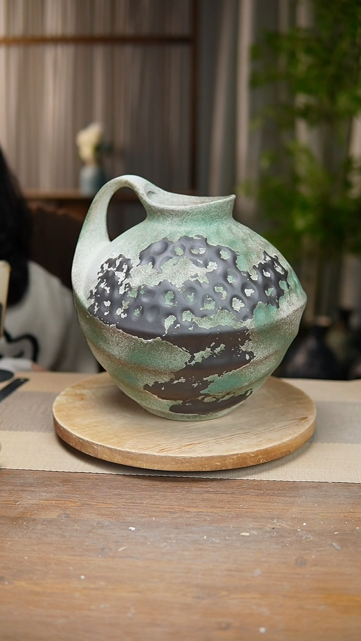 【闪购商品】陶瓷花器诧寂复古绿胖奶壶