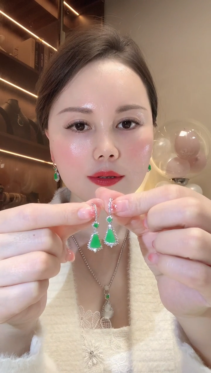 【闪购商品】翡翠耳饰18K金镶嵌C41 翡翠