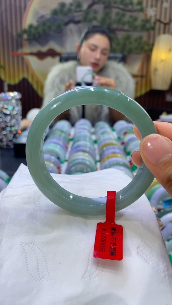 【闪购商品】翡翠手镯未镶嵌多人004590