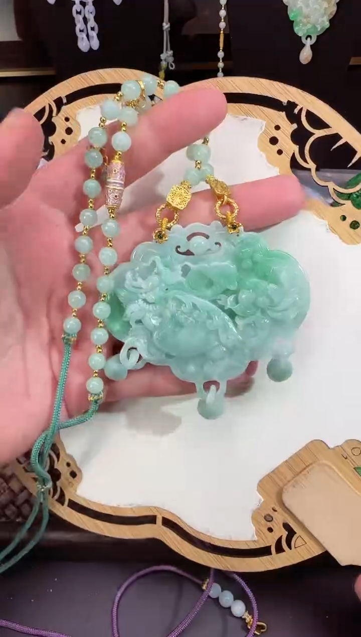 【闪购商品】翡翠颈饰未镶嵌拍照