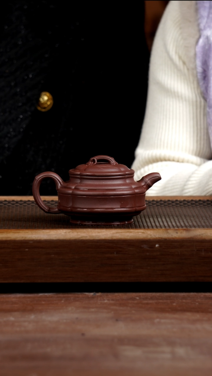 茶壶紫砂玫红底槽青腰线竹鼓160CC