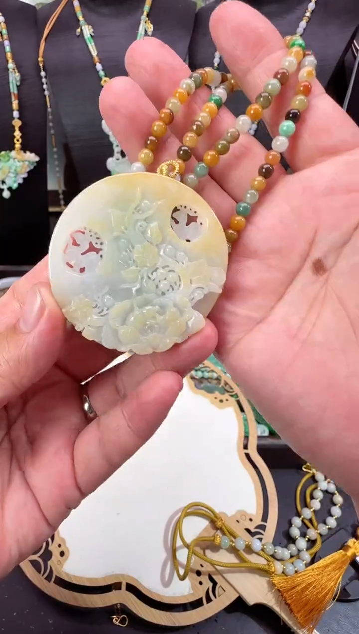 【闪购商品】翡翠颈饰未镶嵌牌子