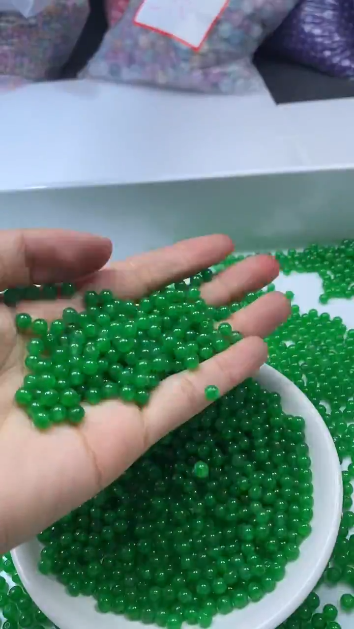 颈饰未镶嵌石英岩玉W730-冰阳绿4mm*108颗