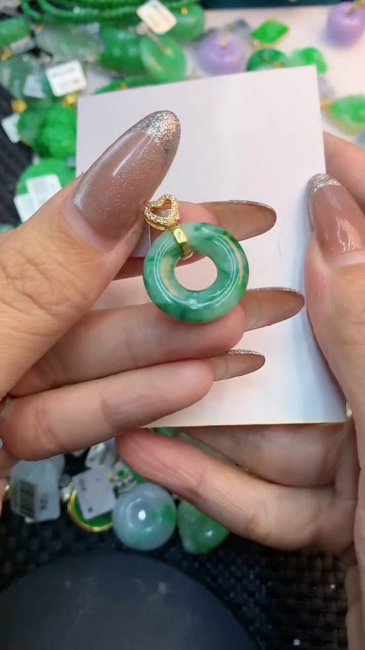 颈饰未镶嵌翡翠1