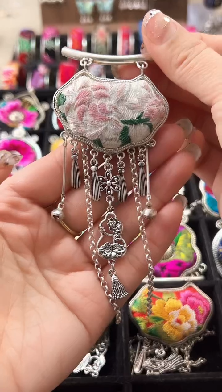 【闪购商品】织绣民族风老绣饰品543