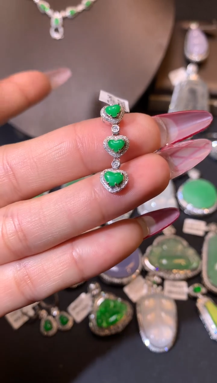 【闪购商品】翡翠吊坠(不含链)18K金镶嵌吊坠