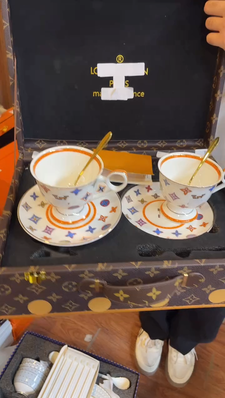 杯鸿辉家品牌瓷器，京东包邮！