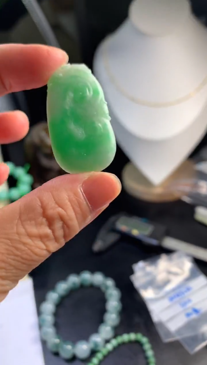 未镶嵌定制翡翠挂件