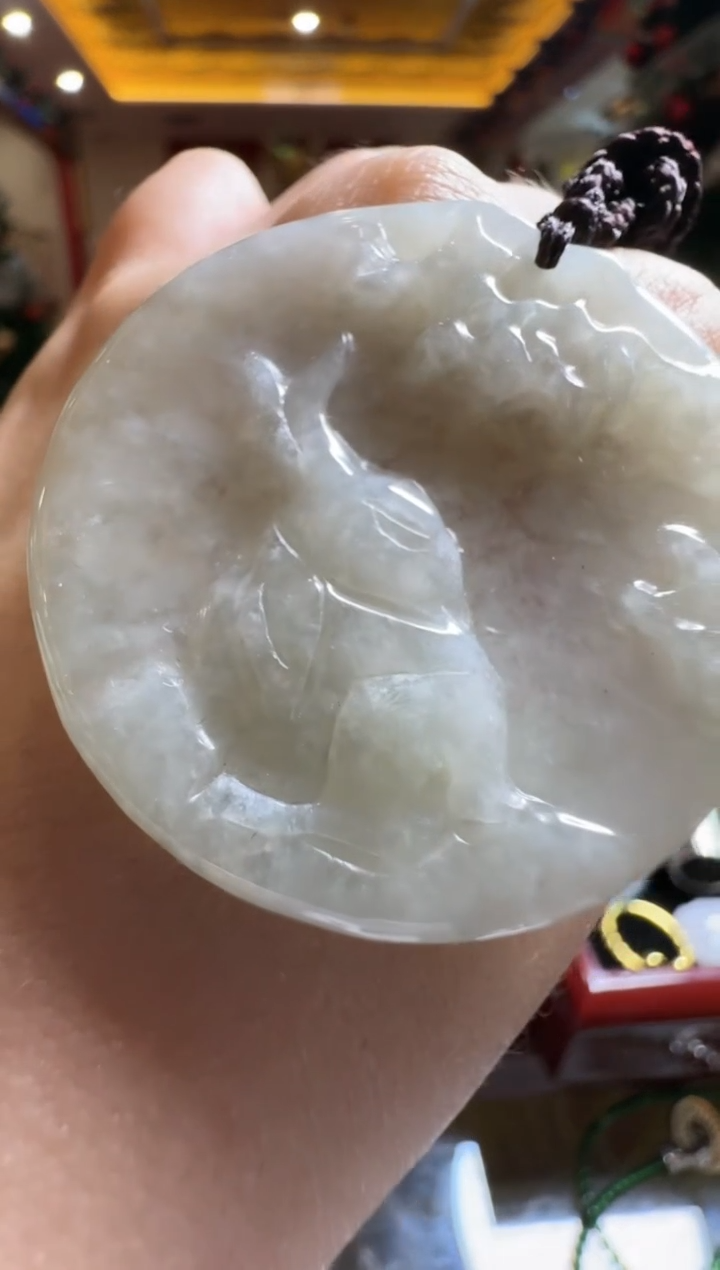 【闪购商品】翡翠吊坠(不含链)未镶嵌翡翠