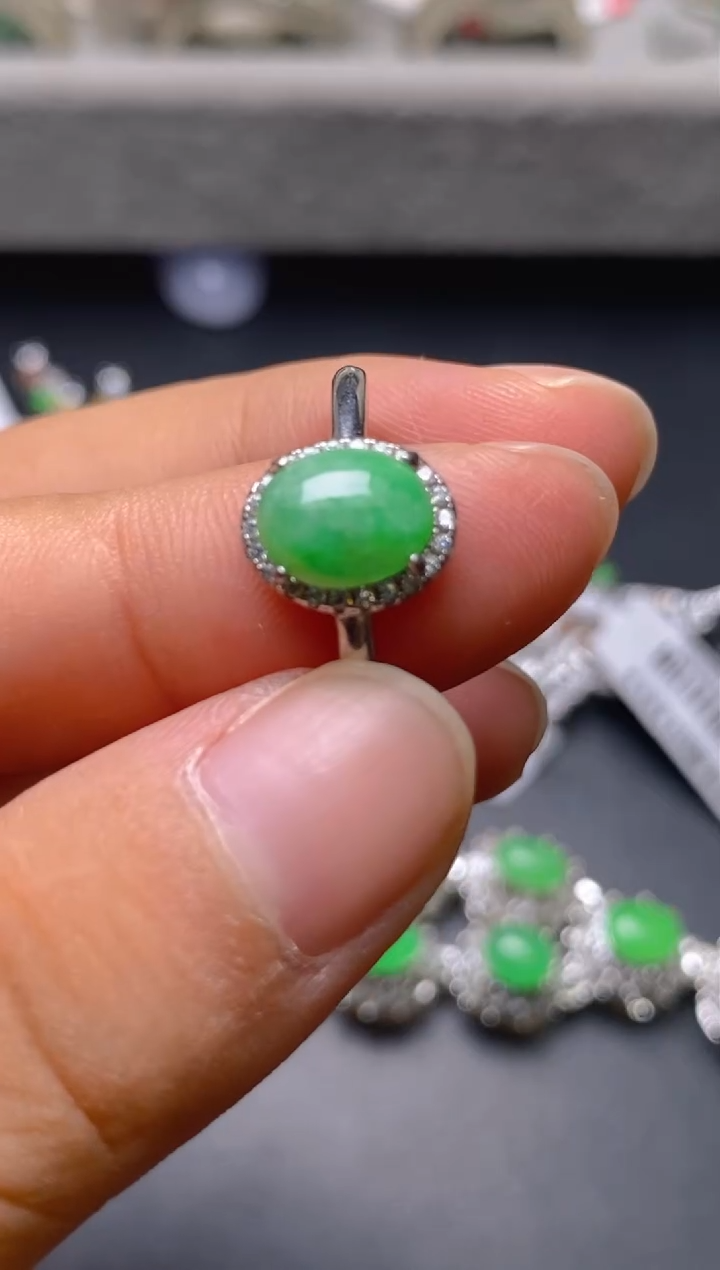 银S925镶嵌戒指翡翠百内无证书