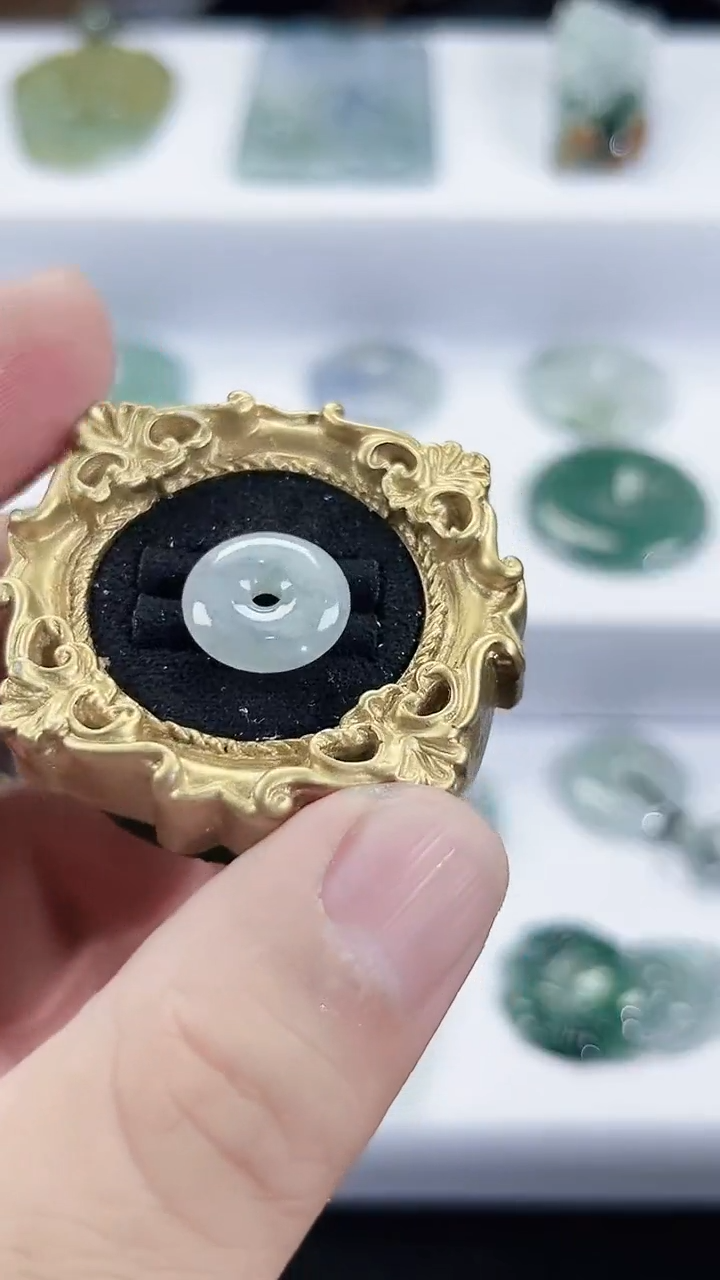 颈饰未镶嵌翡翠天然缅甸A货翡翠    卡 15.1