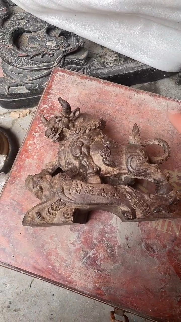 【闪购商品】木木雕新年快乐香木摆件