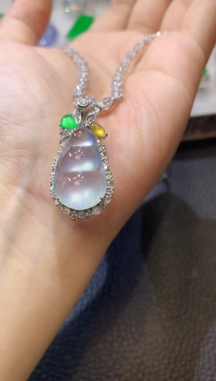 翡翠18K金镶嵌吊坠(不含链)C29翡翠（可拆卸盖子）