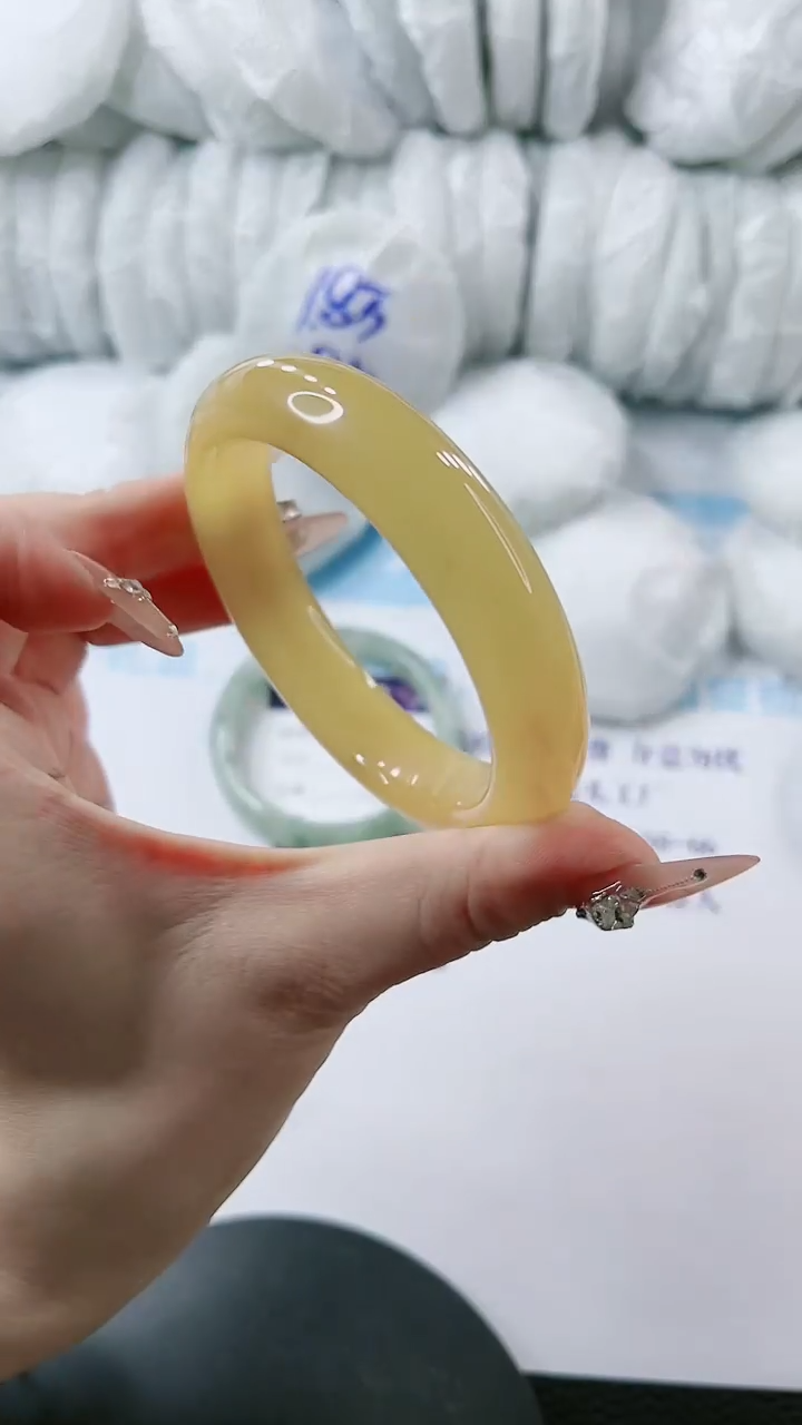 【闪购商品】石英质玉手镯未镶嵌多样性发货L444