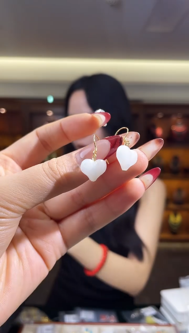 未镶嵌和田玉耳饰（多样性发一件）