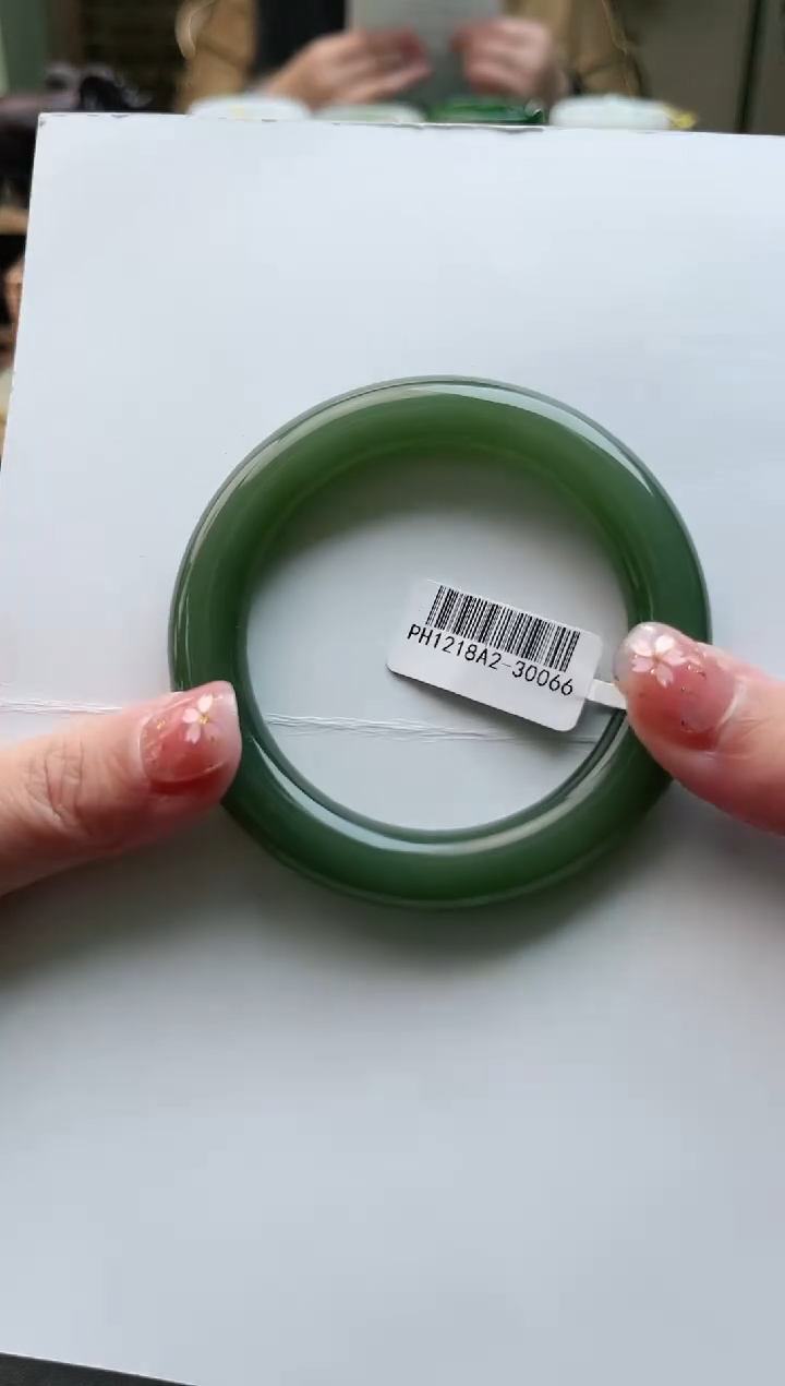 【闪购商品】和田玉手镯未镶嵌56