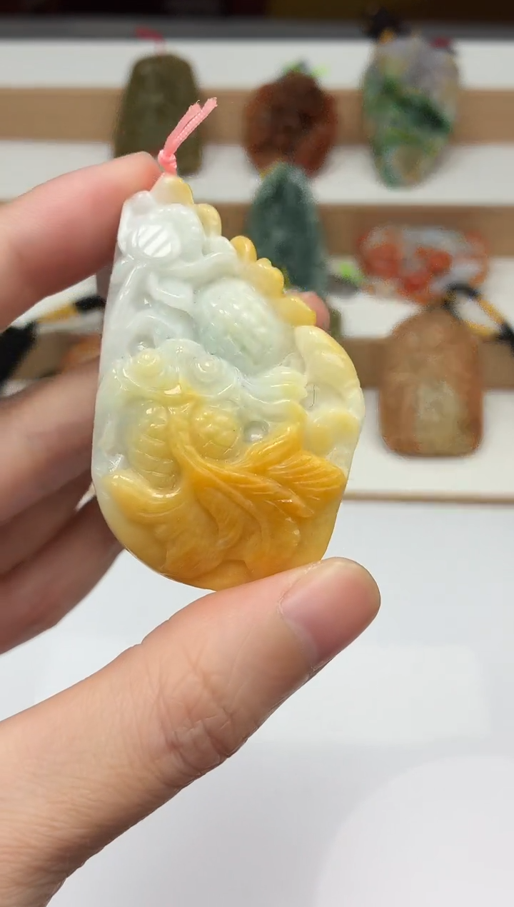 颈饰未镶嵌翡翠牌子