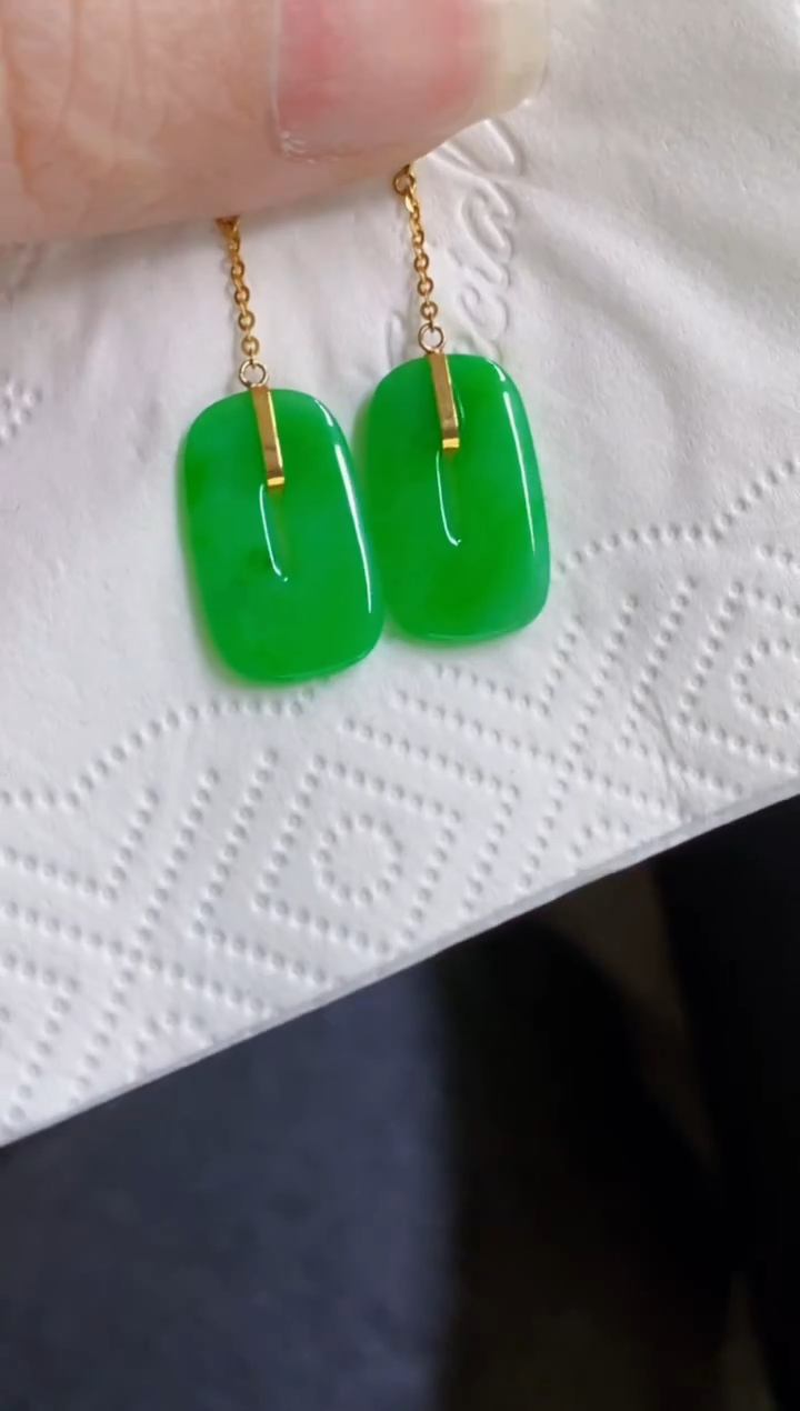 颈饰18K金镶嵌翡翠耳饰