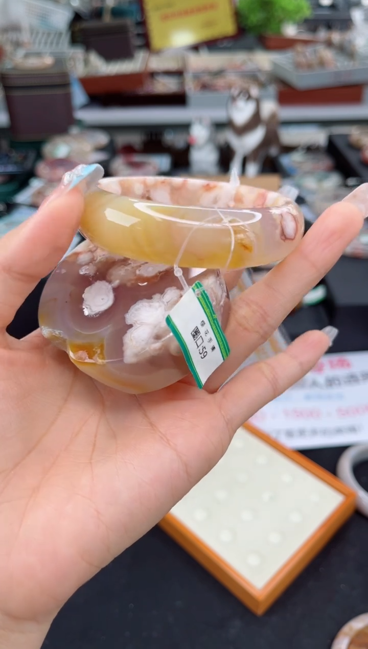 【闪购商品】石英质玉手镯未镶嵌59圈口（赠品镯心）6428799