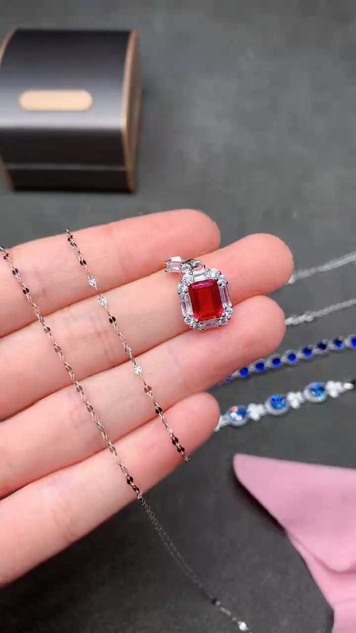 【闪购商品】红宝石颈饰银S925镶嵌........