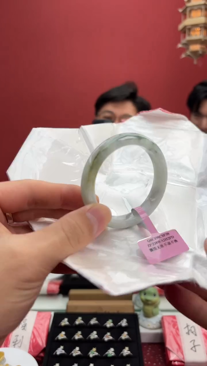 【闪购商品】翡翠手镯未镶嵌1手镯